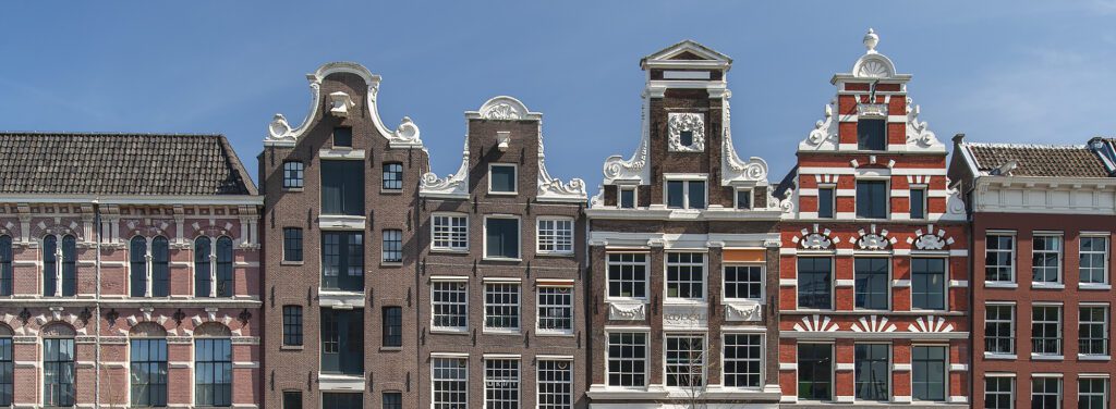 Gevels grachtenpanden Amsterdam | Monumentenfotogrraaf Leontine van Geffen- Lamers